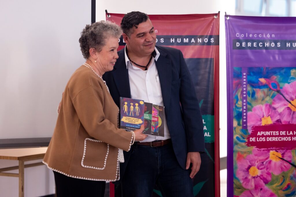Presentación de la novela «Cuando las luces se apagan, ellos aparecen», del doctor Milton Herrera.