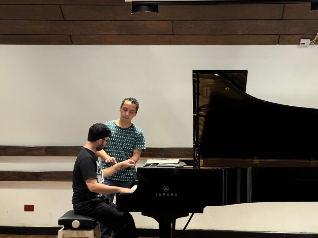 Pianista Jr. Medina MCD