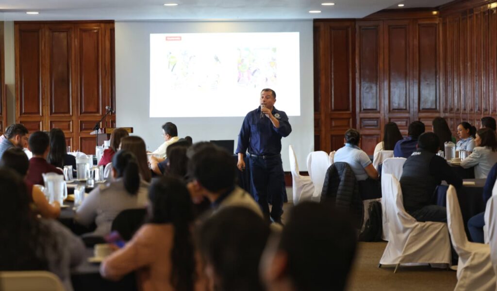 Fortalecer la atención ciudadana también es un valor fundamental en este diplomado.